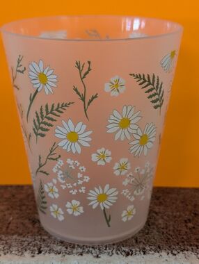 Daisy Print Glass Tumblers  White Yellow Set Of 6 Out Door Heavy Duty Plastic